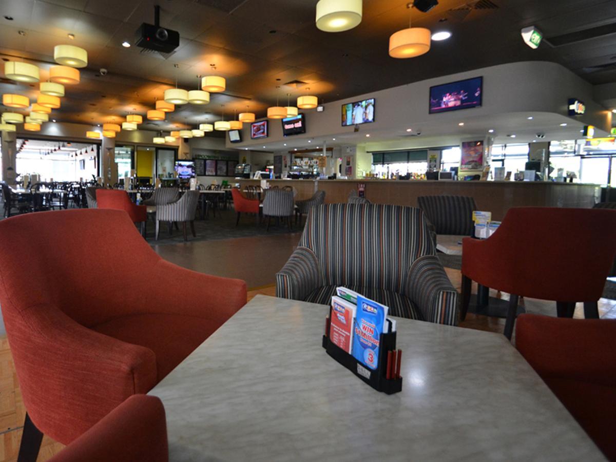 The Oaks Hotel Motel Albion Park Esterno foto