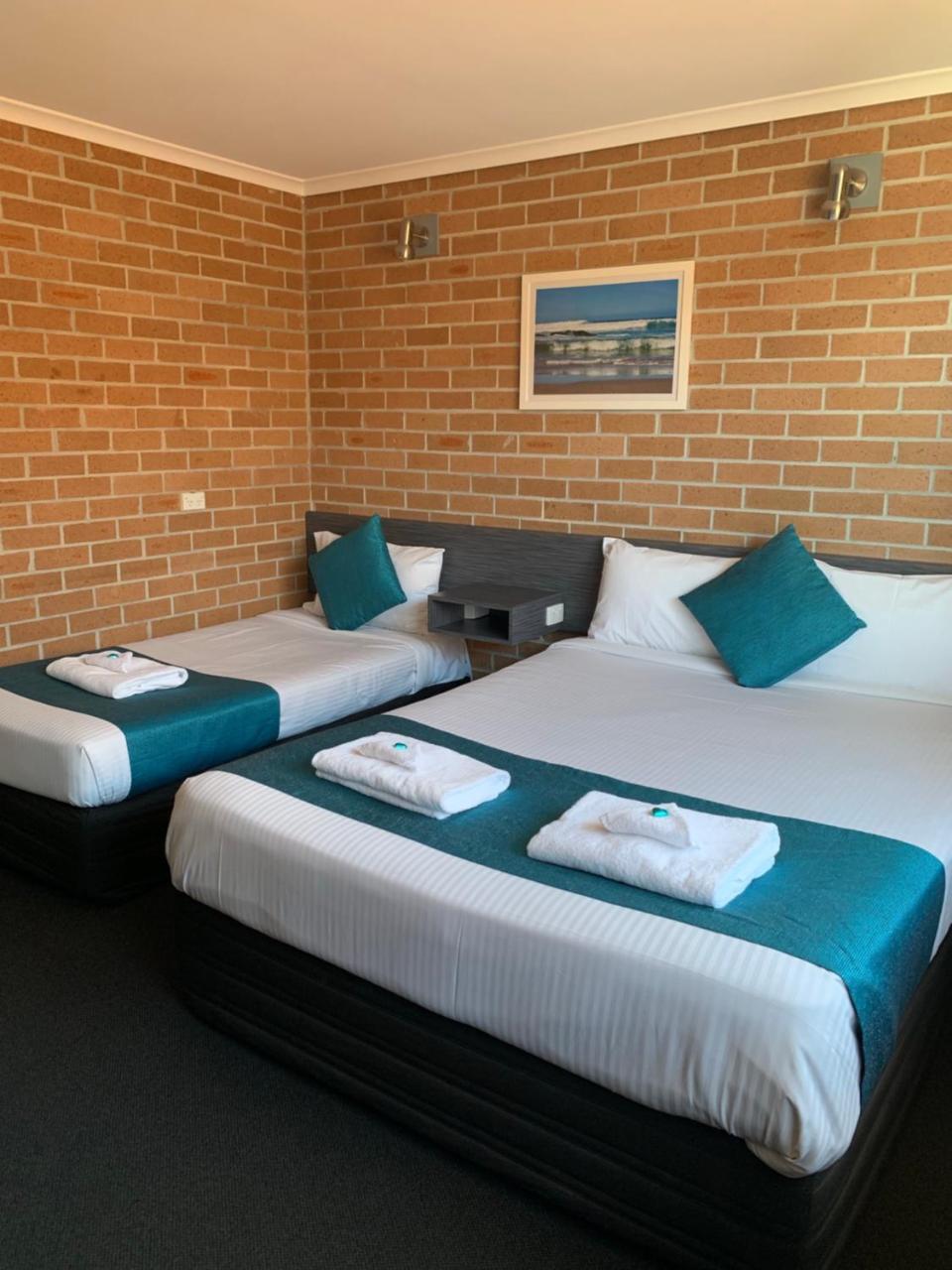 The Oaks Hotel Motel Albion Park Esterno foto