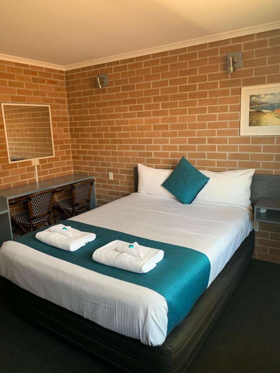 The Oaks Hotel Motel Albion Park Esterno foto